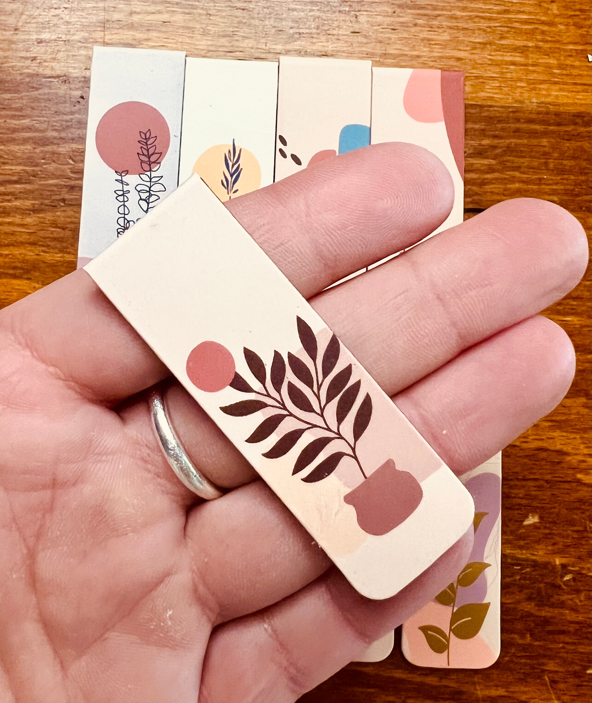 Magnetic bookmarks Pack of 24